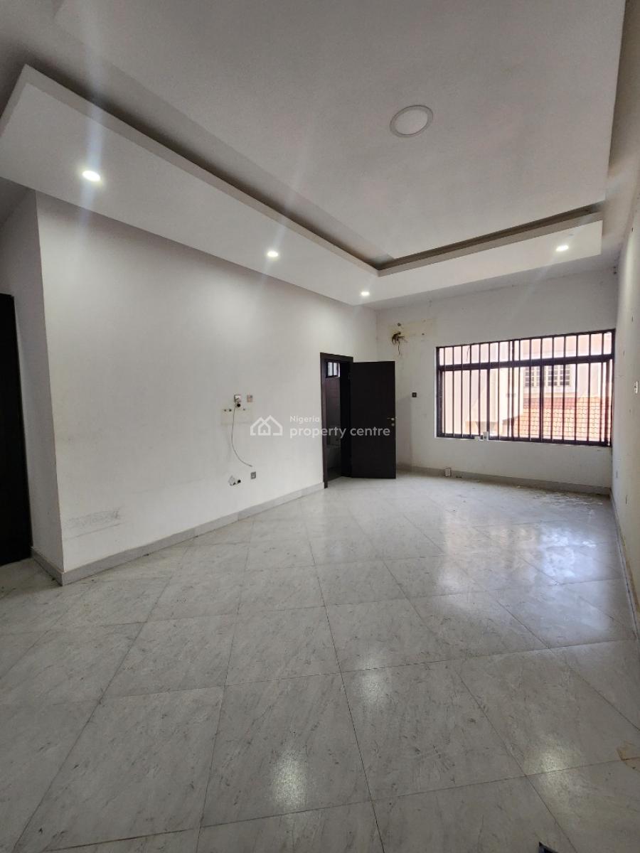 Nice 3bedroom Apartment Inside Lekki Phase One, Off Admiralty Road, Lekki Phase 1, Lekki, Lagos, Flat / Apartment for Rent