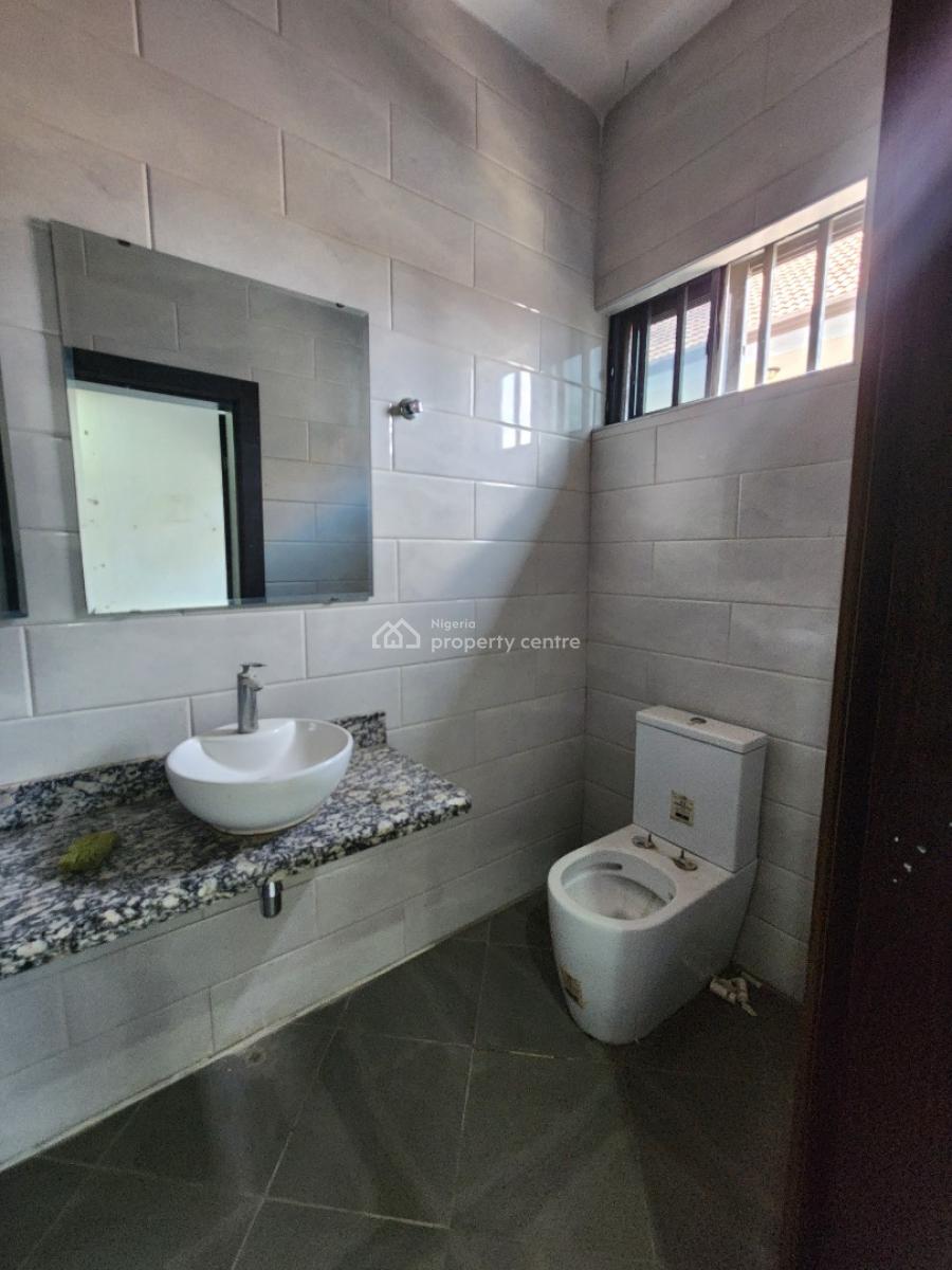 Nice 3bedroom Apartment Inside Lekki Phase One, Off Admiralty Road, Lekki Phase 1, Lekki, Lagos, Flat / Apartment for Rent