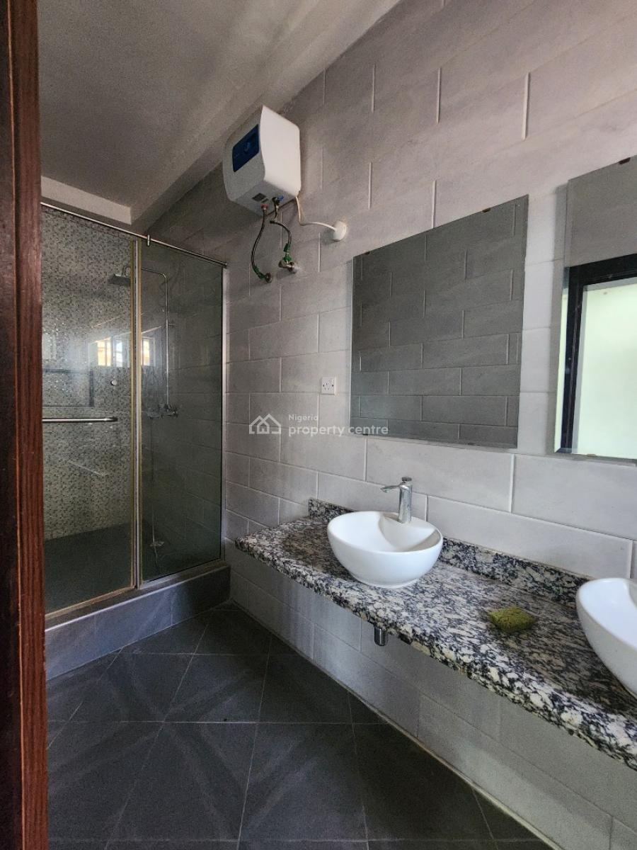 Nice 3bedroom Apartment Inside Lekki Phase One, Off Admiralty Road, Lekki Phase 1, Lekki, Lagos, Flat / Apartment for Rent