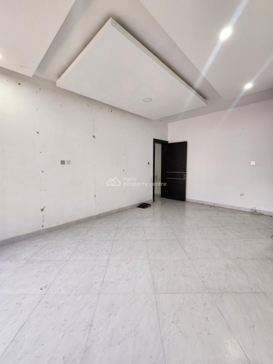 Nice 3bedroom Apartment Inside Lekki Phase One, Off Admiralty Road, Lekki Phase 1, Lekki, Lagos, Flat / Apartment for Rent