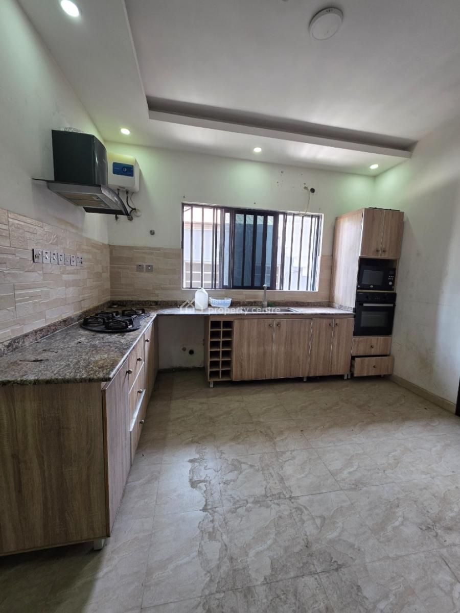 Luxury 3 Bedroom Apartment with Bq, Off Admiralty Road, Lekki Phase 1, Lekki, Lagos, Flat / Apartment for Rent