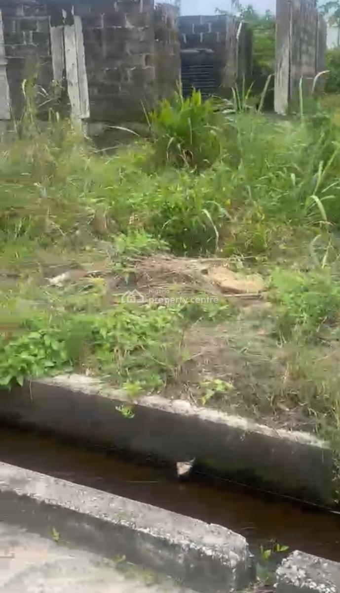 Distress 900 Square Meters with 2 Uncompleted Building, Beechwood Estate, Imalete Alafia, Ibeju Lekki, Lagos, Residential Land for Sale