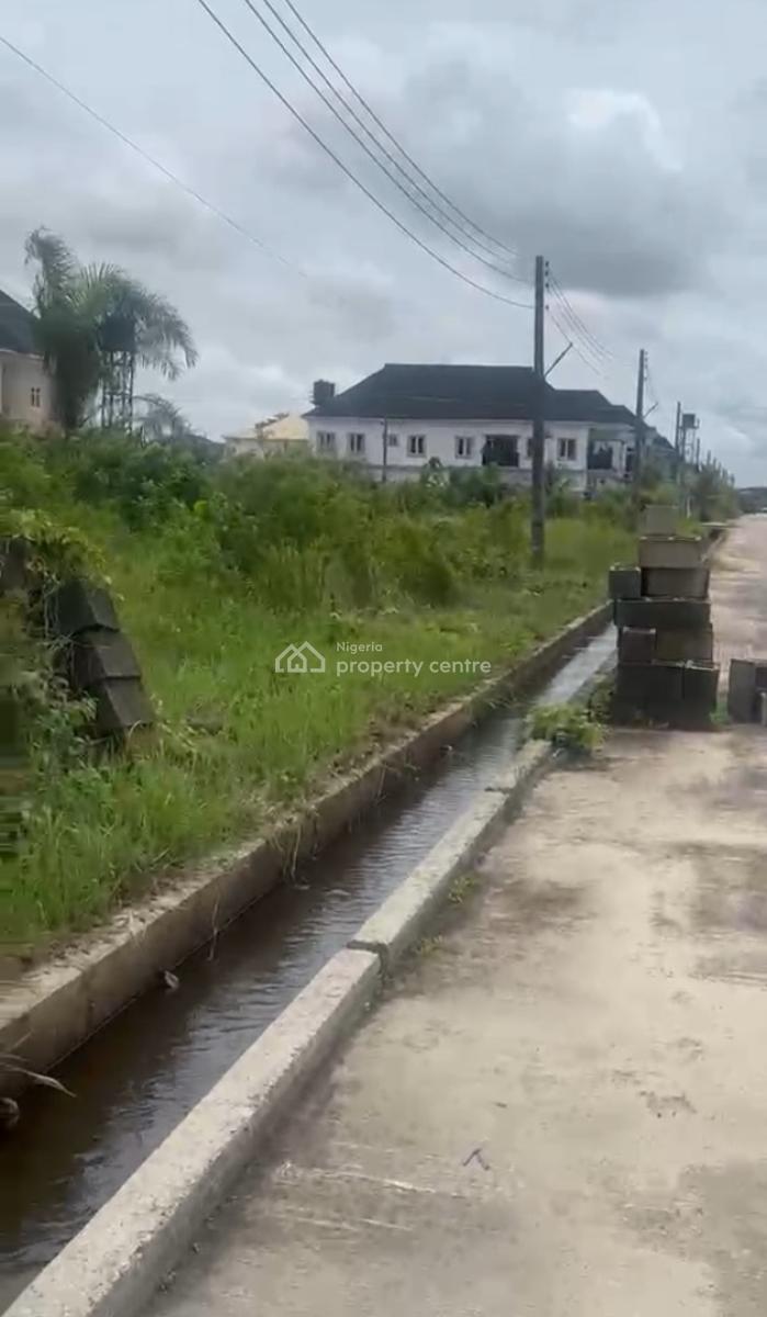 Distress 900 Square Meters with 2 Uncompleted Building, Beechwood Estate, Imalete Alafia, Ibeju Lekki, Lagos, Residential Land for Sale