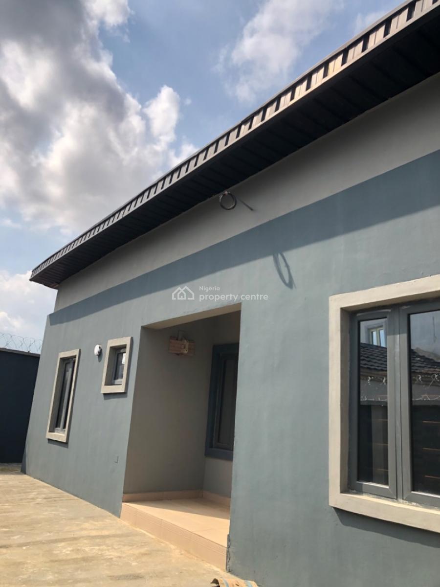 2 Bedroom Flat, Peace Estate, Magboro, Ogun, Flat / Apartment for Rent