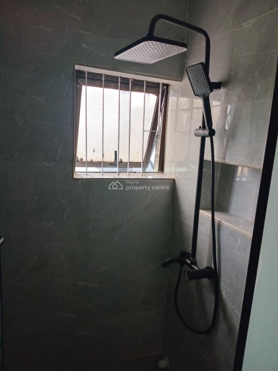 Spacious 3 Bedroom Flat, Yaba, Lagos, Flat / Apartment for Rent