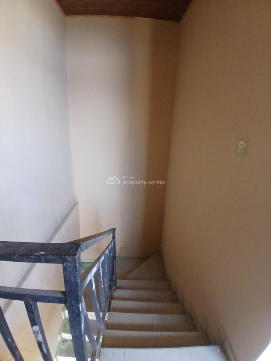 Massive Parlour Space Upstairs, Badore, Ajah, Lagos, Flat / Apartment for Rent