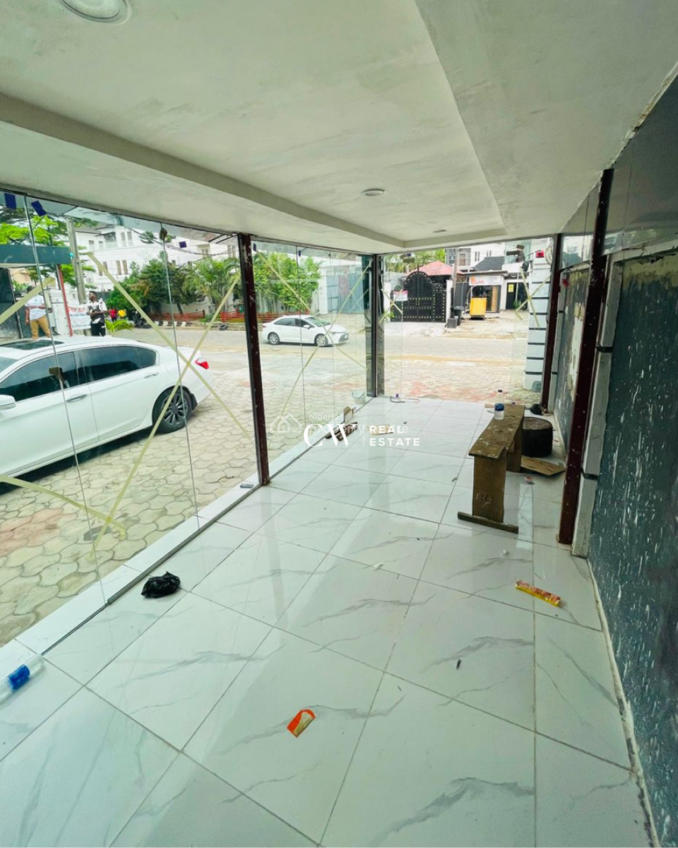 Outdoor Shop, Lekki Phase 1, Lekki, Lagos, Commercial Property for Rent
