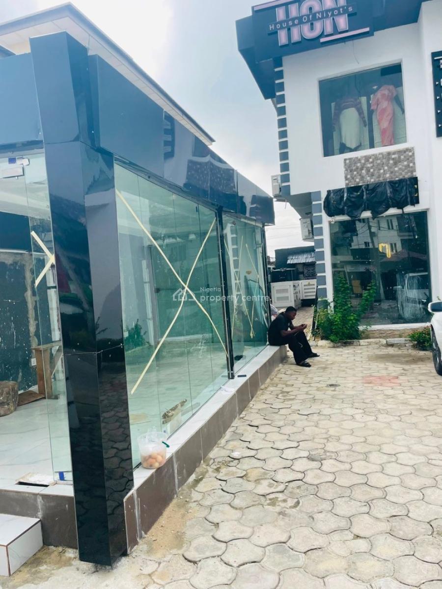 Outdoor Shop, Lekki Phase 1, Lekki, Lagos, Commercial Property for Rent