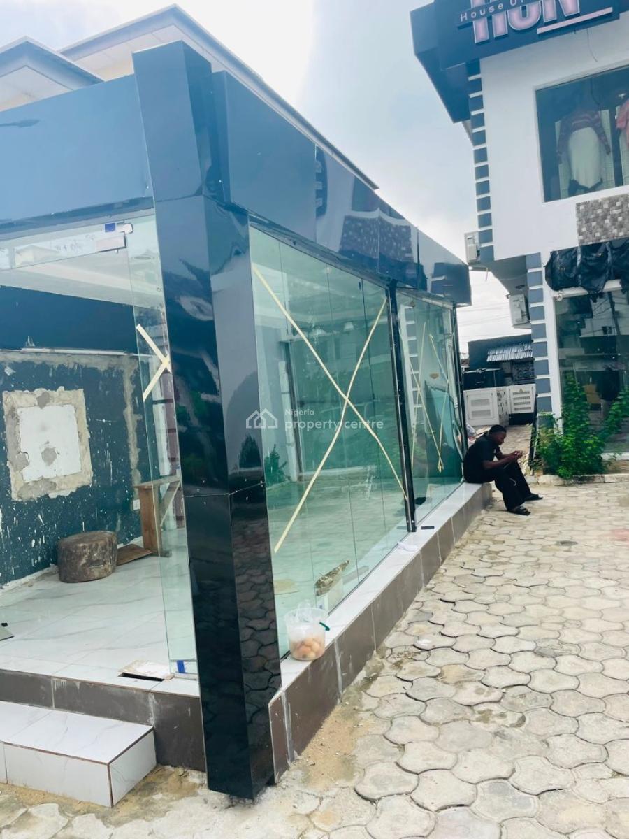 Outdoor Shop, Lekki Phase 1, Lekki, Lagos, Commercial Property for Rent