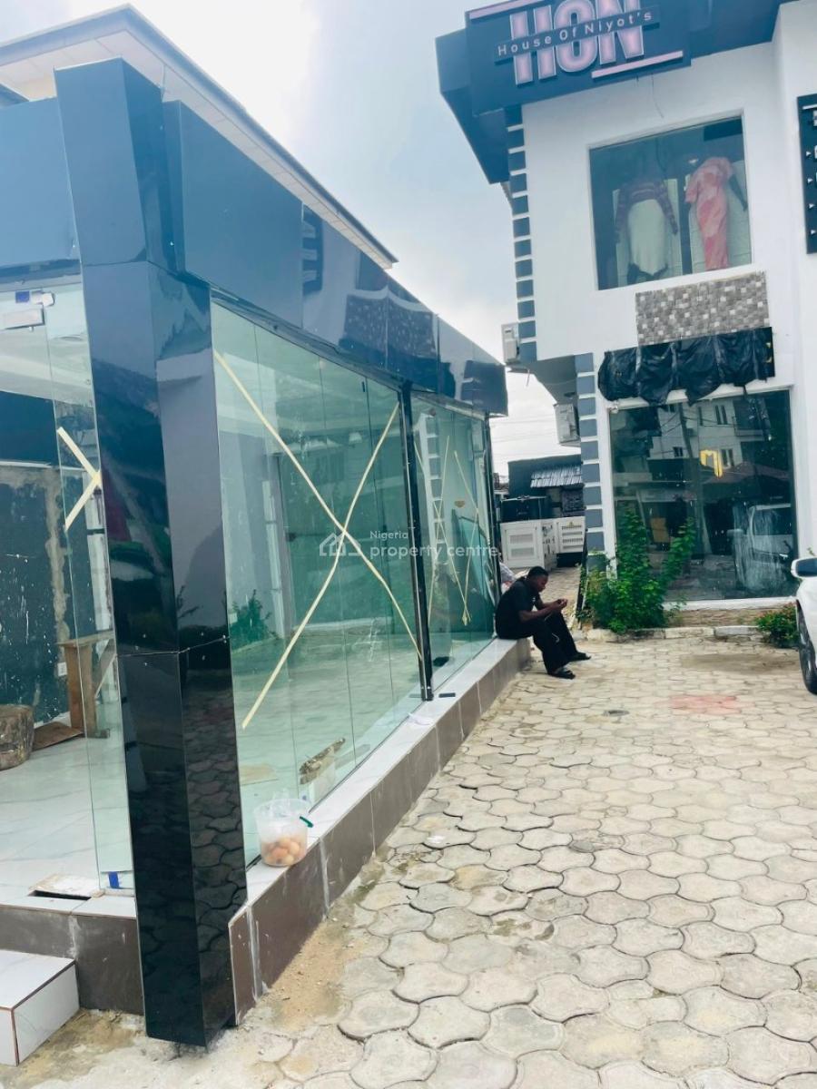 Outdoor Shop, Lekki Phase 1, Lekki, Lagos, Commercial Property for Rent
