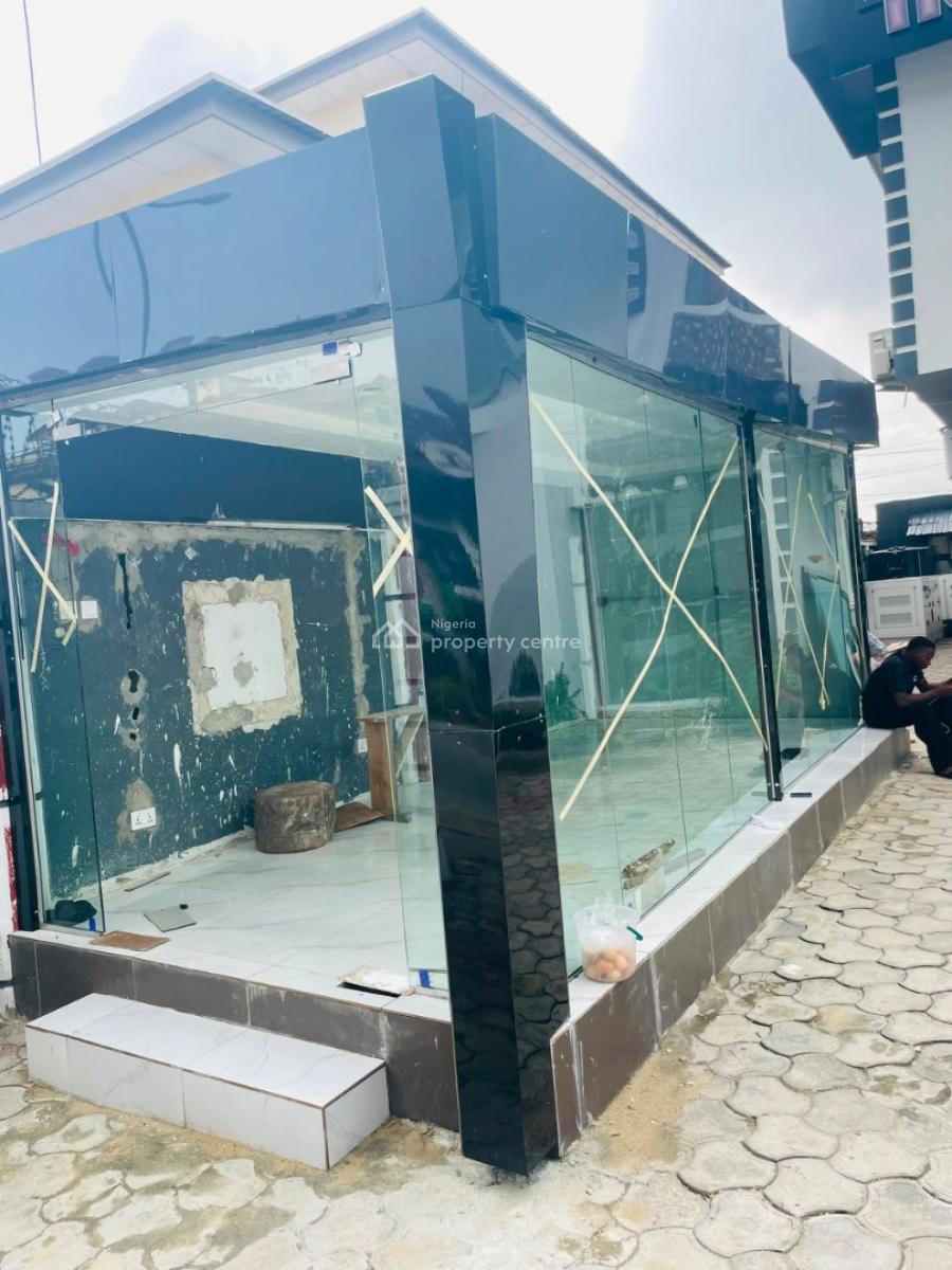 Outdoor Shop, Lekki Phase 1, Lekki, Lagos, Commercial Property for Rent