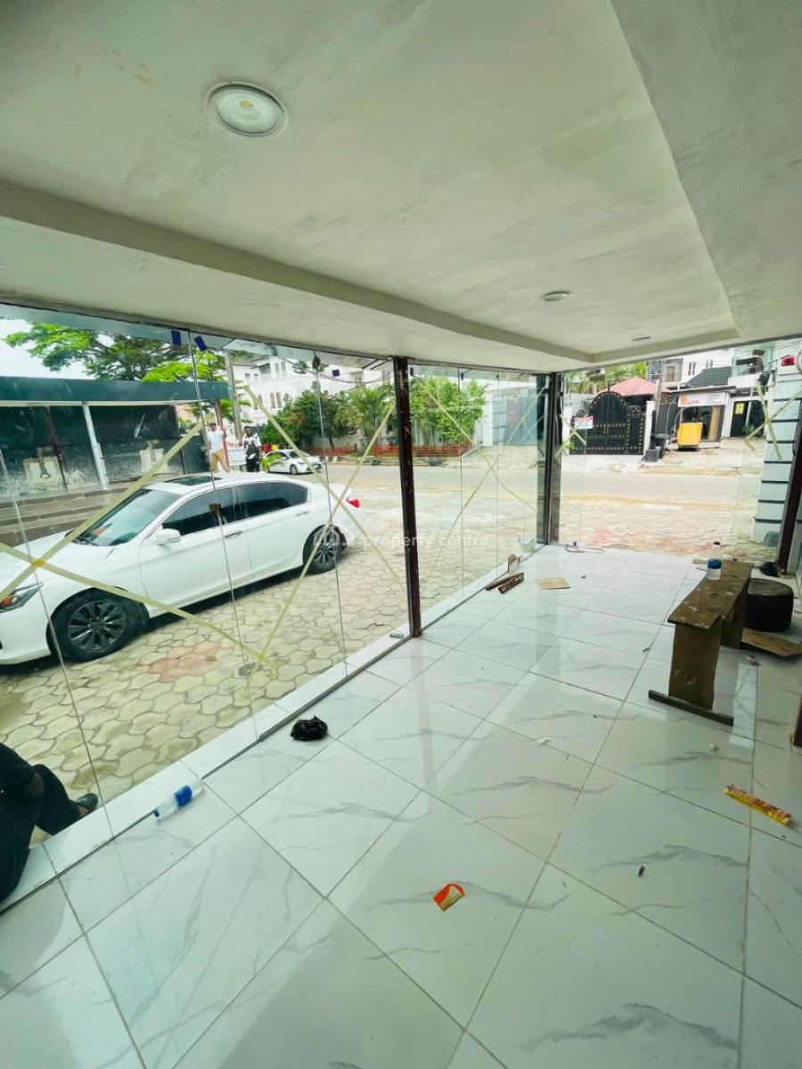 Outdoor Shop, Lekki Phase 1, Lekki, Lagos, Commercial Property for Rent