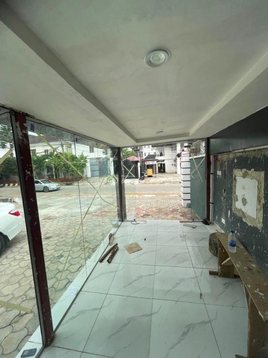 Outdoor Shop, Lekki Phase 1, Lekki, Lagos, Commercial Property for Rent