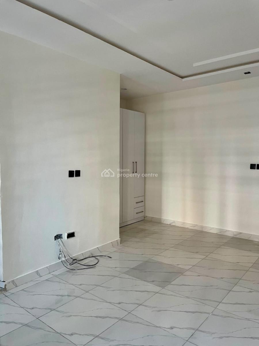 Premium 2-bedroom Ensuite Apartments with Gym & 24-hour Power, Lekki Scheme 2, Ajah, Lagos, Flat / Apartment for Sale