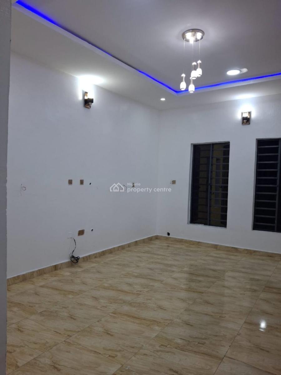 Spacious 4 Bedroom Terrace, Lekki Phase 2, Lekki, Lagos, Flat / Apartment for Rent