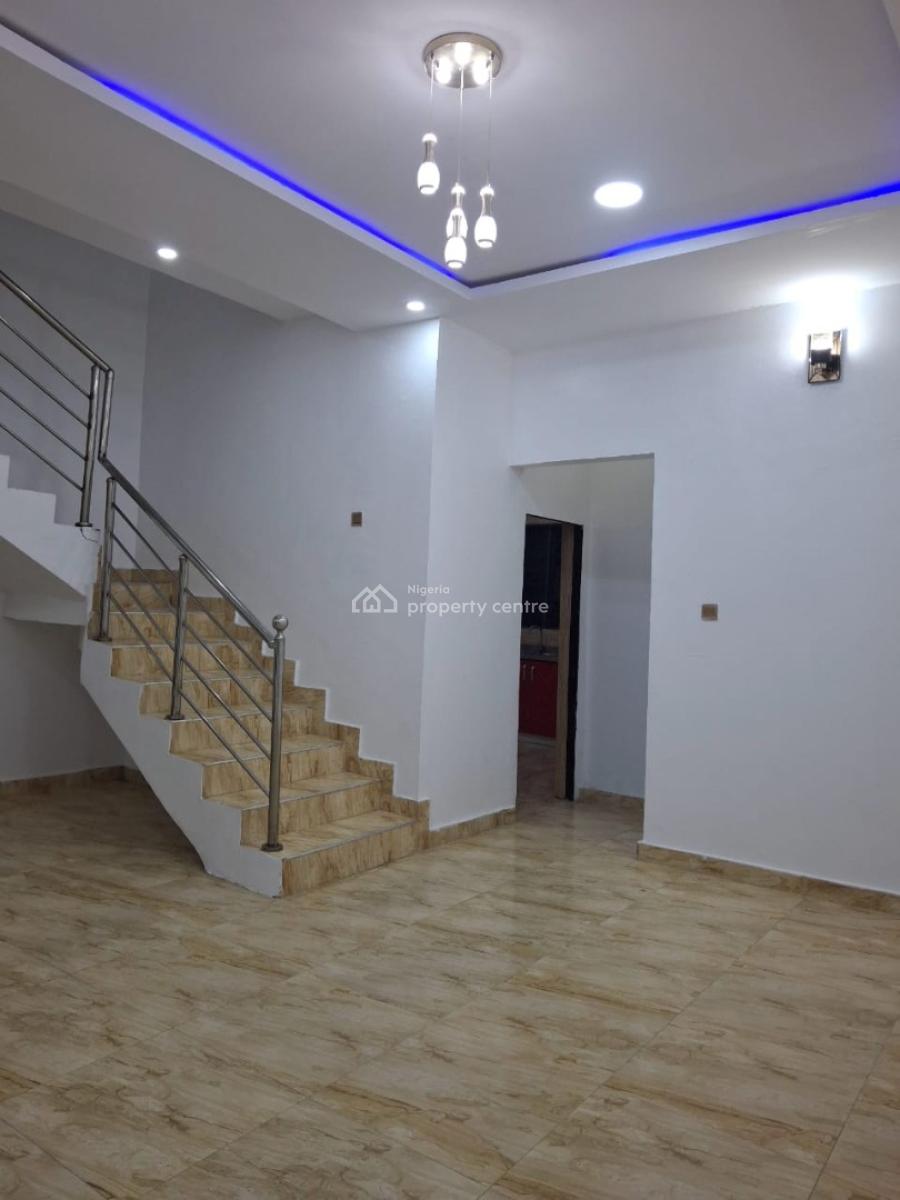 Spacious 4 Bedroom Terrace, Lekki Phase 2, Lekki, Lagos, Flat / Apartment for Rent