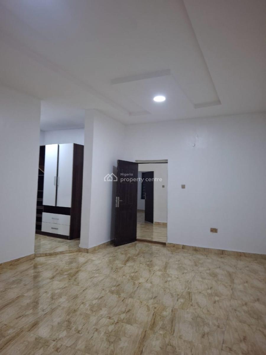 Spacious 4 Bedroom Terrace, Lekki Phase 2, Lekki, Lagos, Flat / Apartment for Rent