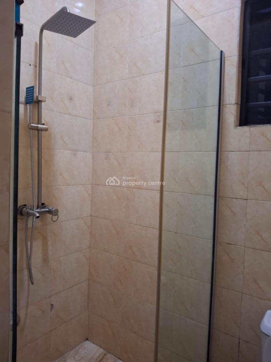 Spacious 4 Bedroom Terrace, Lekki Phase 2, Lekki, Lagos, Flat / Apartment for Rent