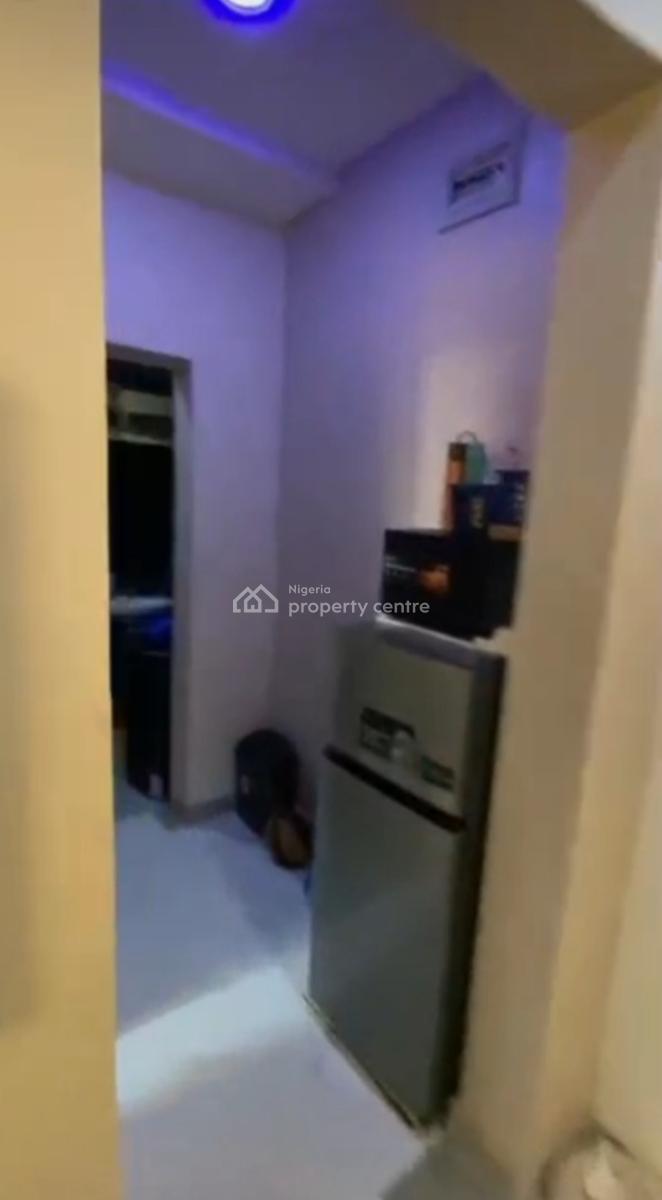Good 1 Bedroom Flat with 2 Toilets 4m, Wuye, Abuja, Flat / Apartment for Rent