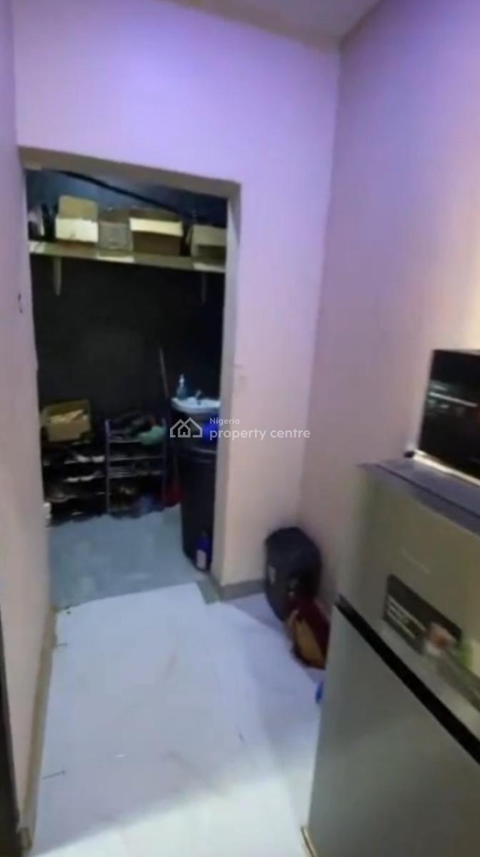 Good 1 Bedroom Flat with 2 Toilets 4m, Wuye, Abuja, Flat / Apartment for Rent