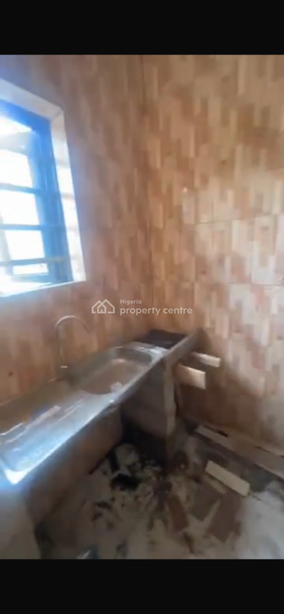 Standard Mini Flat Available, Adekunle, Yaba, Lagos, Mini Flat (room and Parlour) for Rent