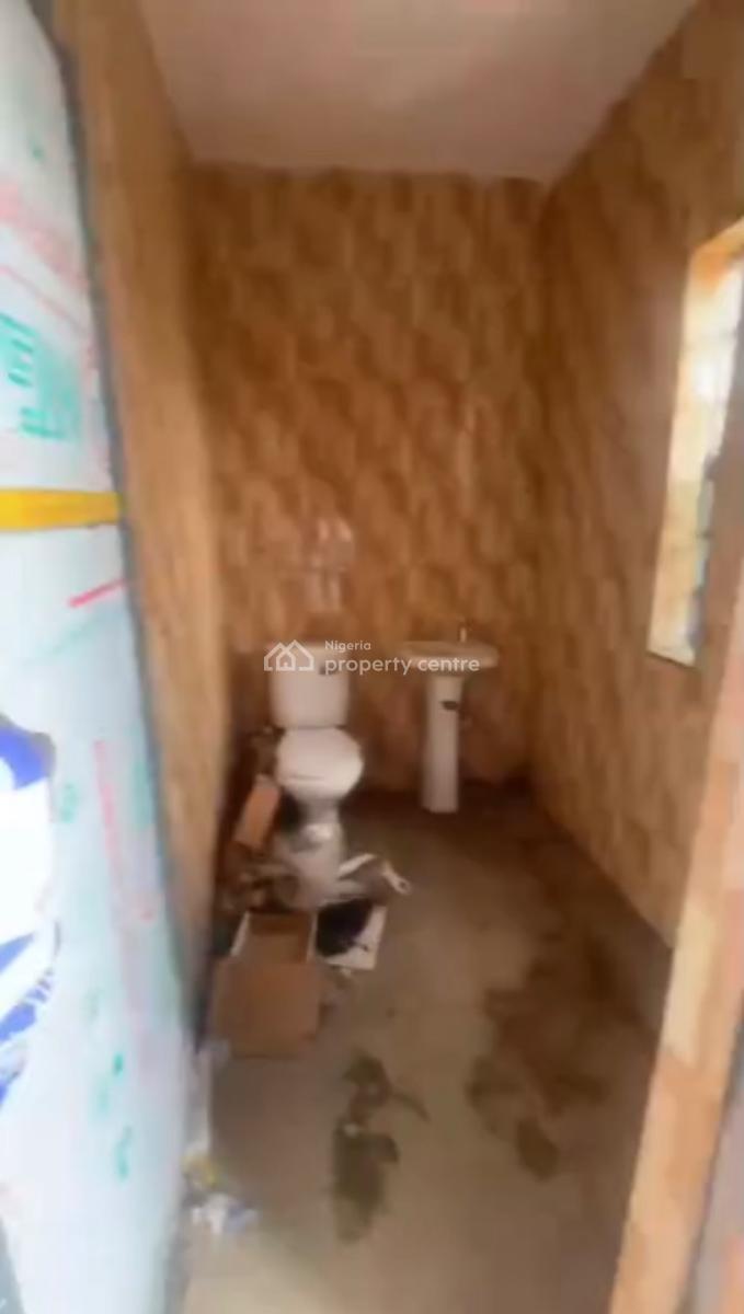 Standard Mini Flat Available, Adekunle, Yaba, Lagos, Mini Flat (room and Parlour) for Rent