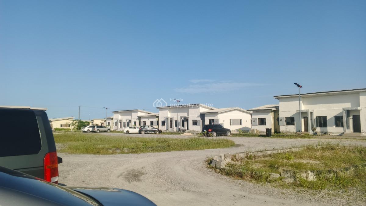 Luxury 2 Bedrooms Terrace Serviced Bungalow, Beechwood Park Estate Inside Lakowe Lake Golf, Lakowe, Ibeju Lekki, Lagos, Terraced Duplex for Sale
