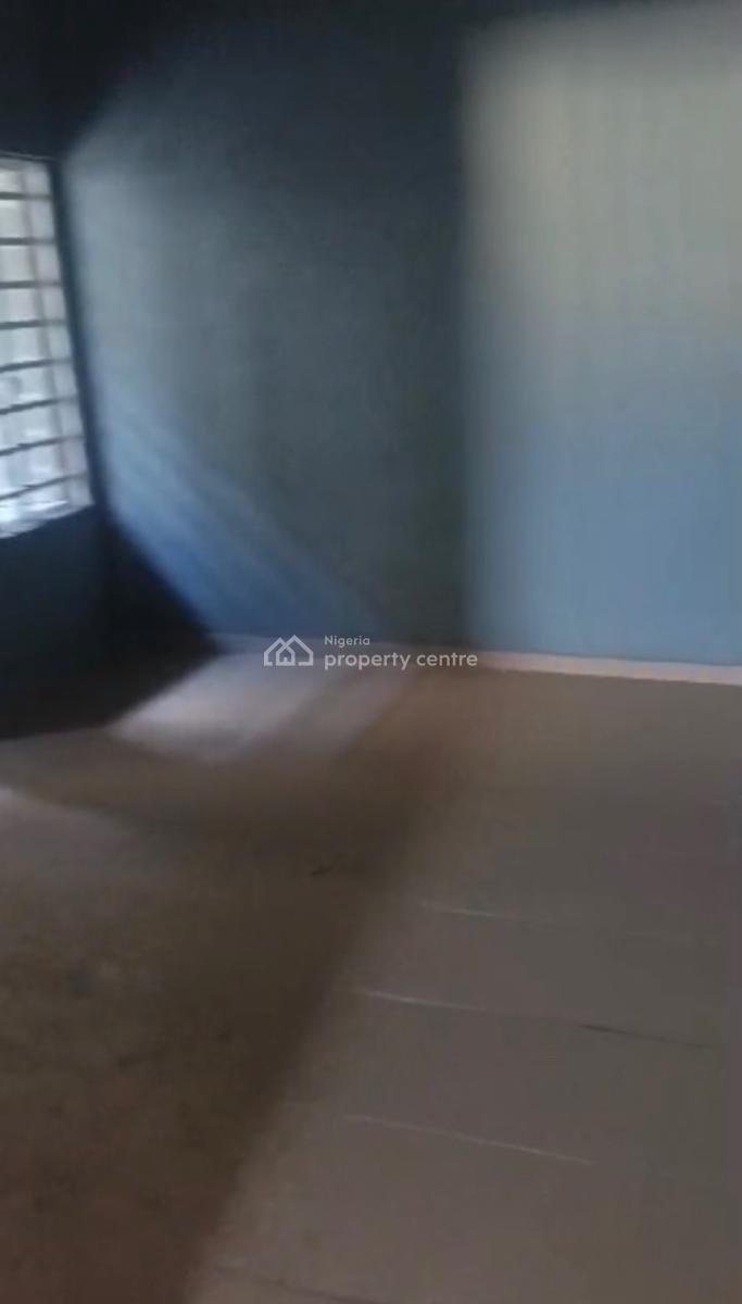 Decent 2bedroom Flat, Adekunle, Yaba, Lagos, Flat / Apartment for Rent
