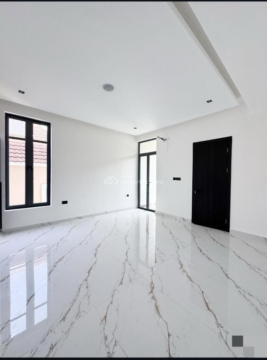 Fully Serviced 3-bedroom Apartments, Lekki Phase 1, Lekki, Lagos, Block of Flats for Sale