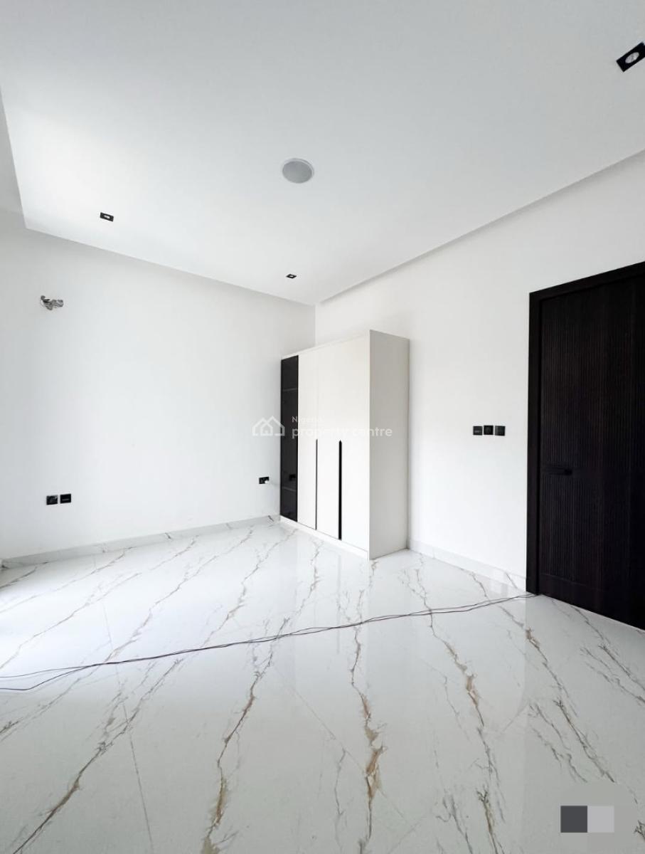 Fully Serviced 3-bedroom Apartments, Lekki Phase 1, Lekki, Lagos, Block of Flats for Sale