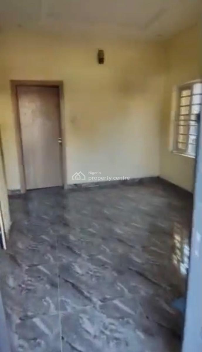 Nice 2 Bedroom Apartment, Adekunle, Yaba, Lagos, Flat / Apartment for Rent