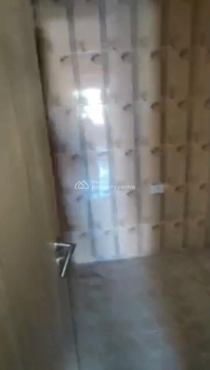 Nice 2 Bedroom Apartment, Adekunle, Yaba, Lagos, Flat / Apartment for Rent
