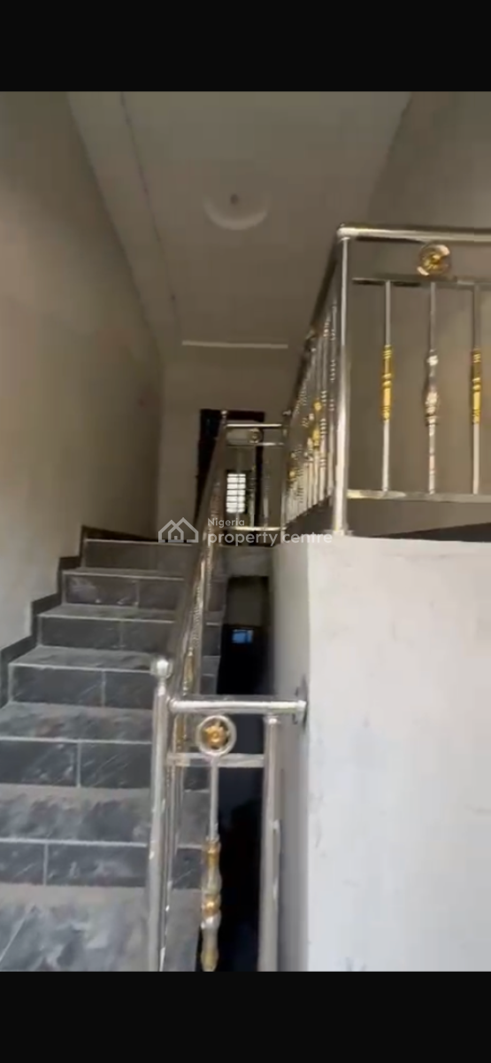 Standard and Nice Mini Flat Upstairs, Shomolu, Lagos, Mini Flat (room and Parlour) for Rent