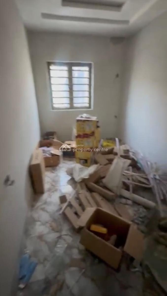 Standard and Nice Mini Flat Upstairs, Shomolu, Lagos, Mini Flat (room and Parlour) for Rent