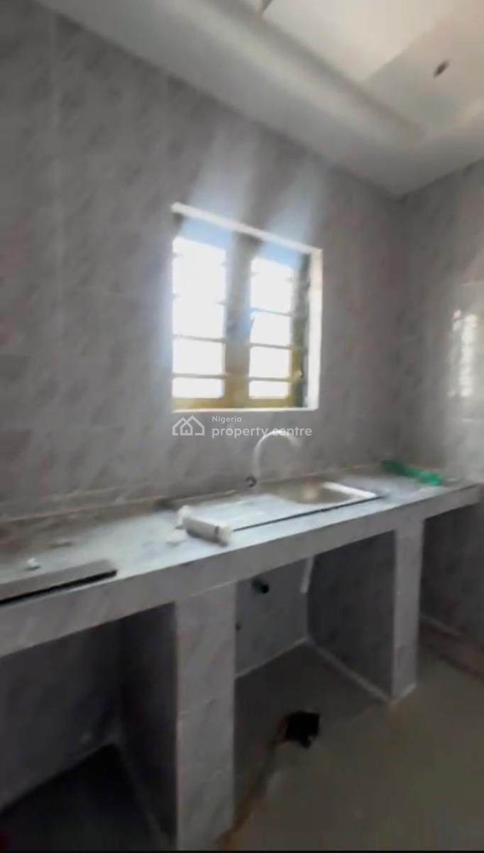Standard and Nice Mini Flat Upstairs, Shomolu, Lagos, Mini Flat (room and Parlour) for Rent