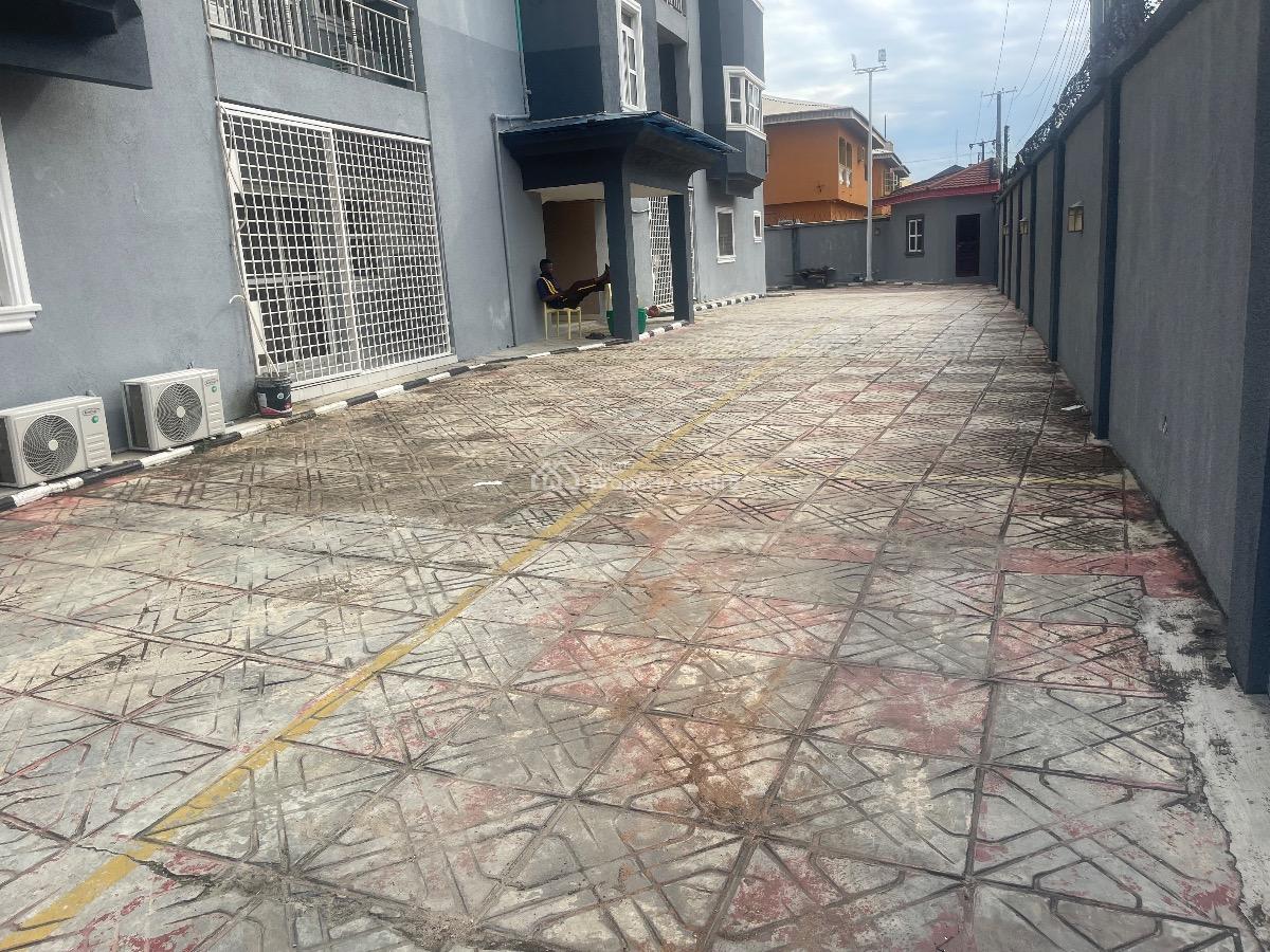 Luxury Newly Renovated 3bedrooms Apartments with Room Bq, Oniru, Victoria Island (vi), Lagos, Flat / Apartment for Rent