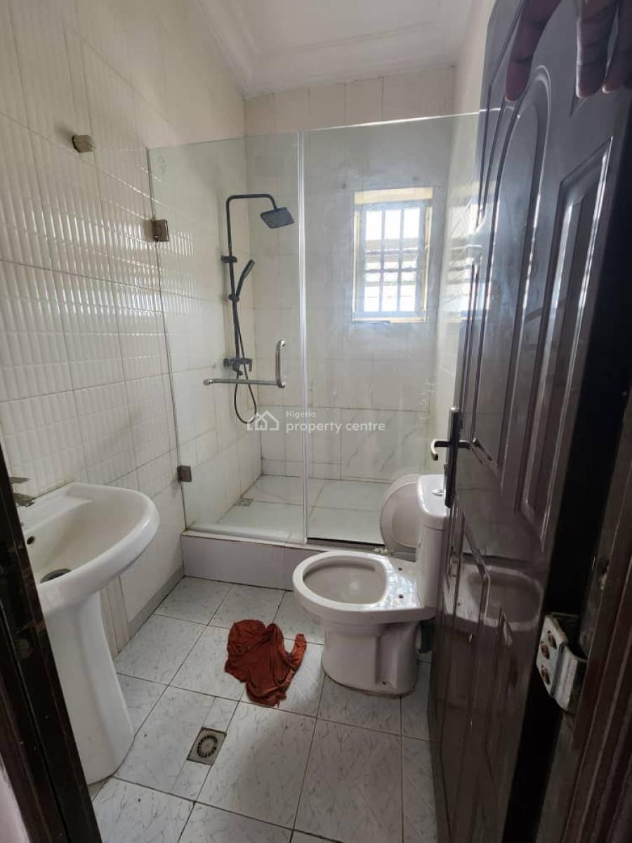 Spacious and Serviced 2bedroom Apartment with 24hrs Power, Lekki Phase 1, Lekki, Lagos, Flat / Apartment for Rent