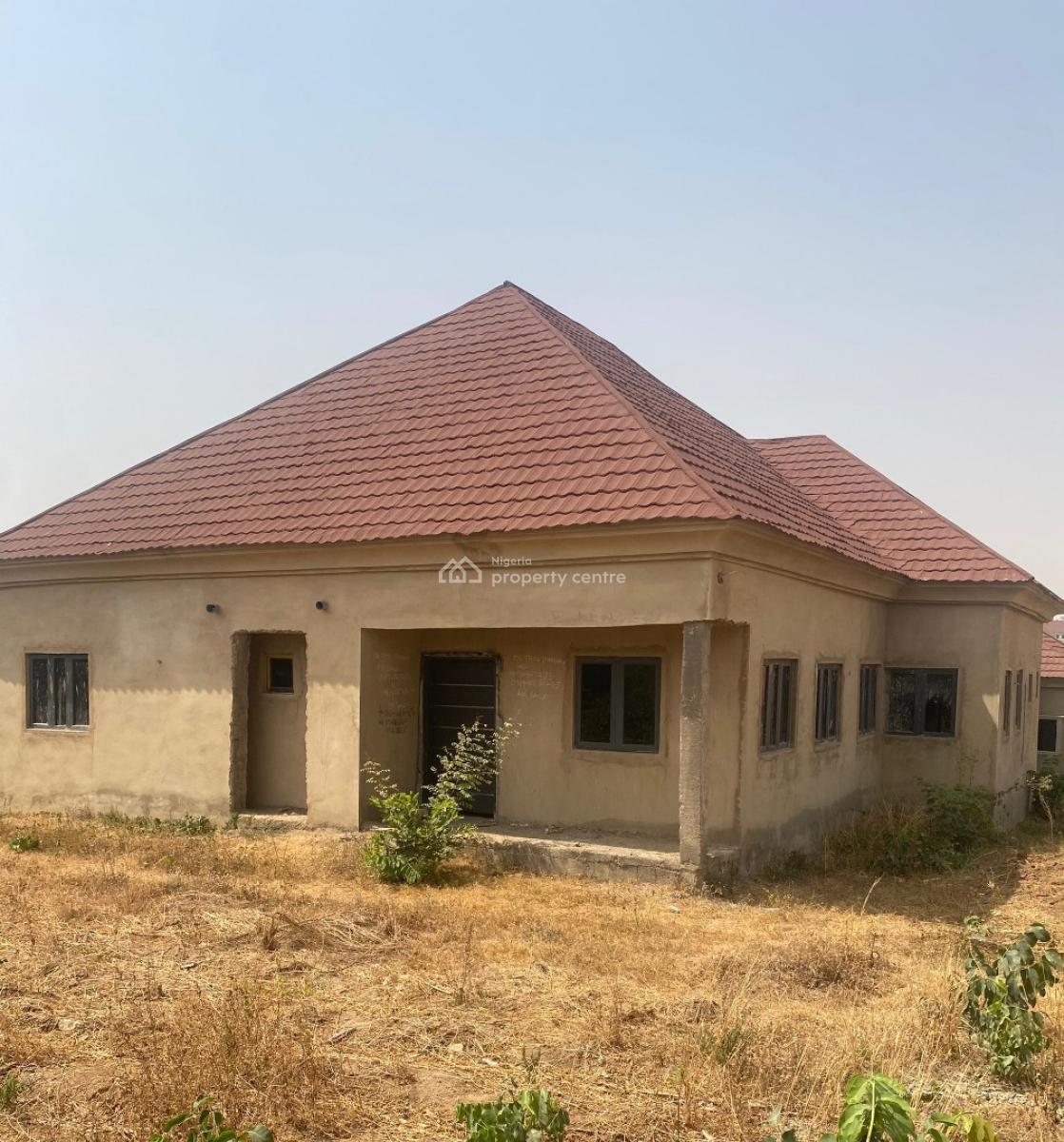 3bedroom Fully Detached Bungalow with Bq in an Estate, Kubwa District, Kubwa, Abuja, Detached Bungalow for Sale