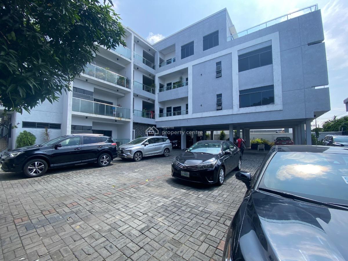a Well Maintained 3bedroom with Bq on 1st Floor, Lekki Phase 1, Lekki, Lagos, House for Rent
