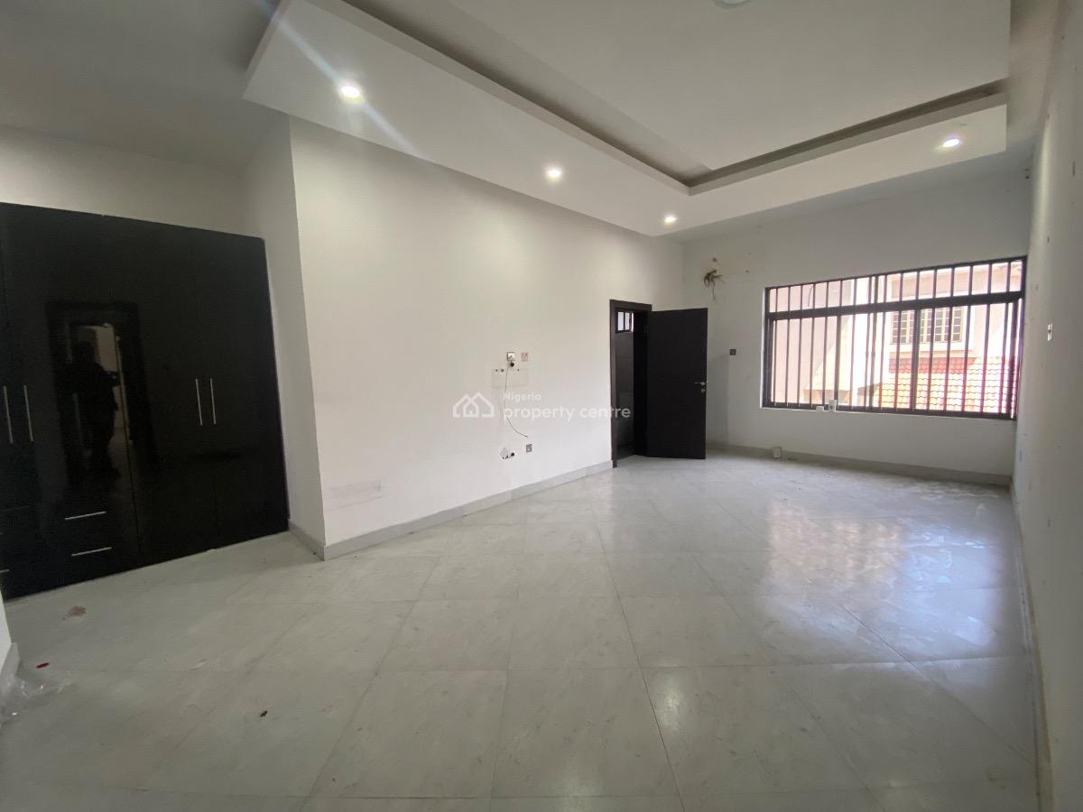 a Well Maintained 3bedroom with Bq on 1st Floor, Lekki Phase 1, Lekki, Lagos, House for Rent