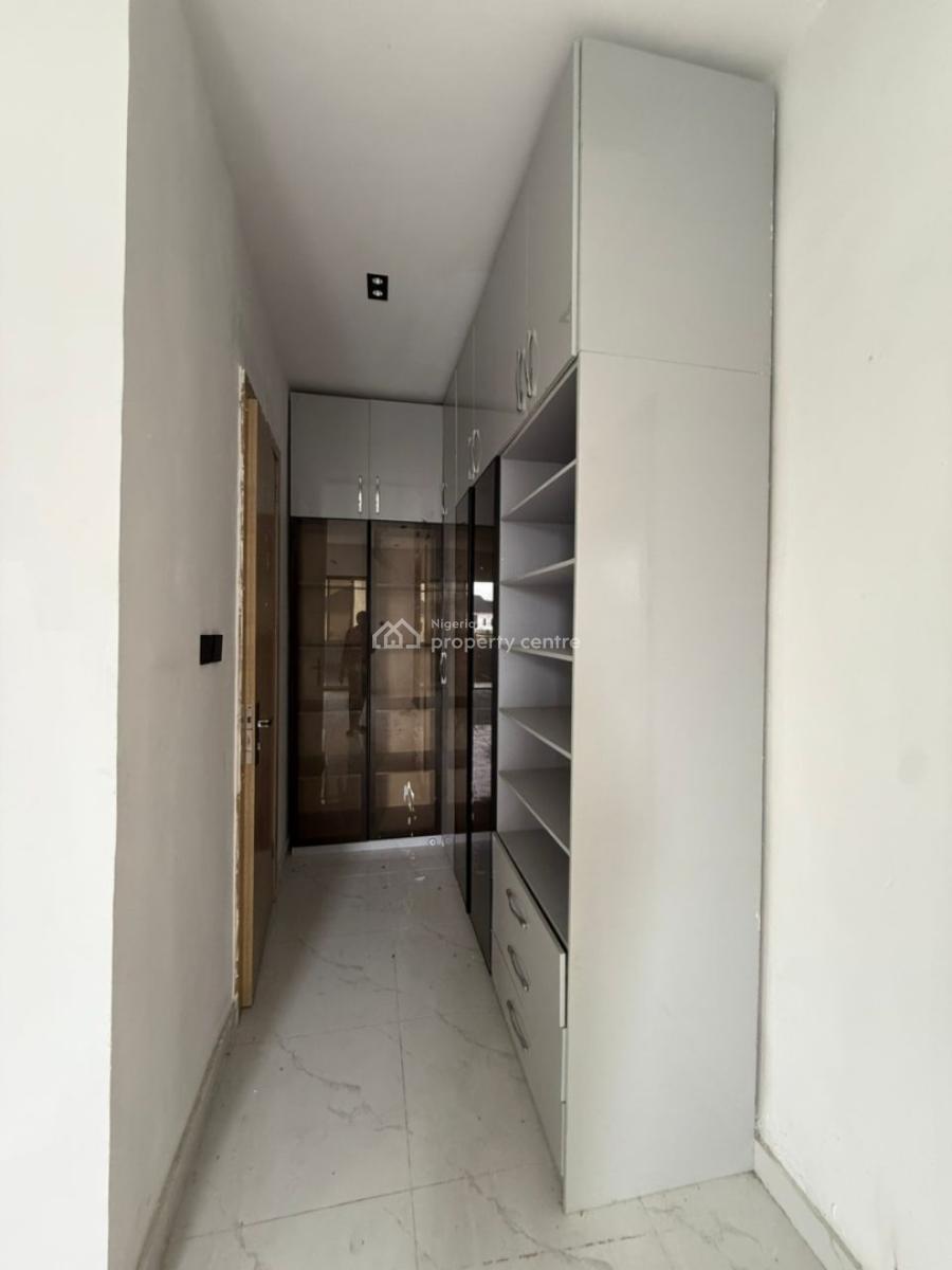 4 Bedroom Terrace with 3 Car Parking Space, Ajah, Lagos, Terraced Duplex for Sale