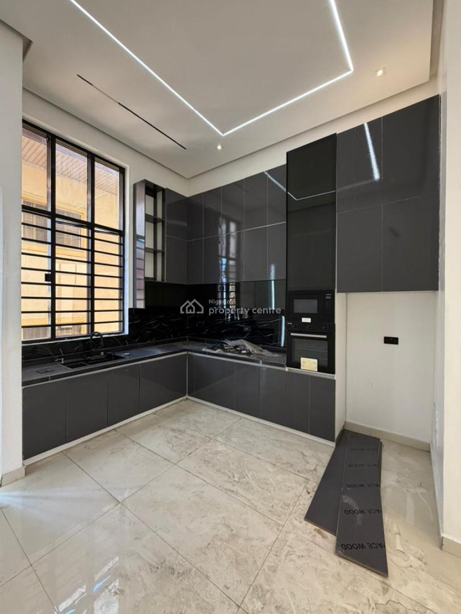 Tastefully Finished  3b/r Apartment, Lekki, Lagos, Flat / Apartment for Sale
