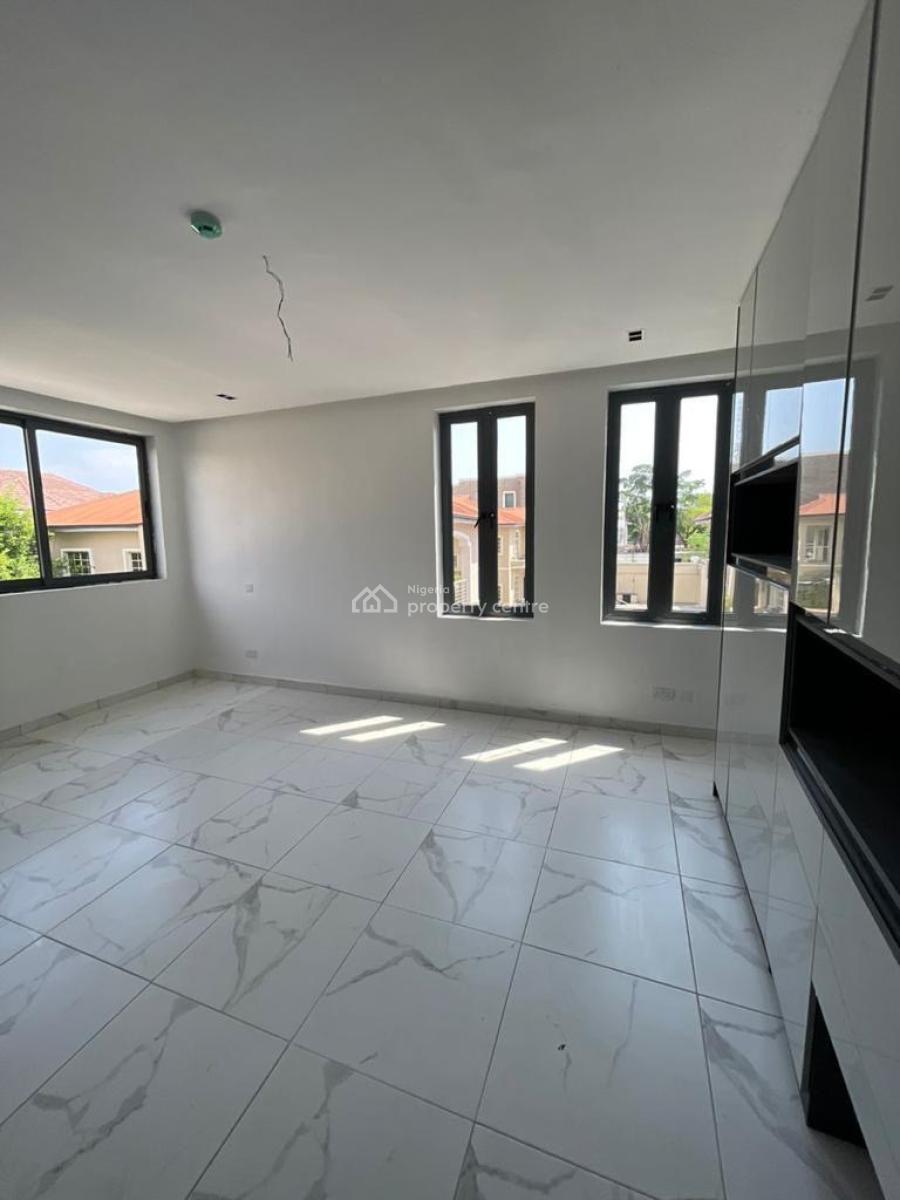 Spacious Serviced 3 Bedroom Apartment + Bq, Lekki Phase 1, Lekki, Lagos, Flat / Apartment for Rent