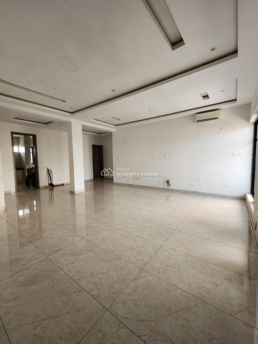 Fully Serviced and Spacious 3bedroom with Bq at Lekki Phase 1, Off Admiralty Way Lekki Phase 1 Lagos State, Lekki Phase 1, Lekki, Lagos, Flat / Apartment for Rent