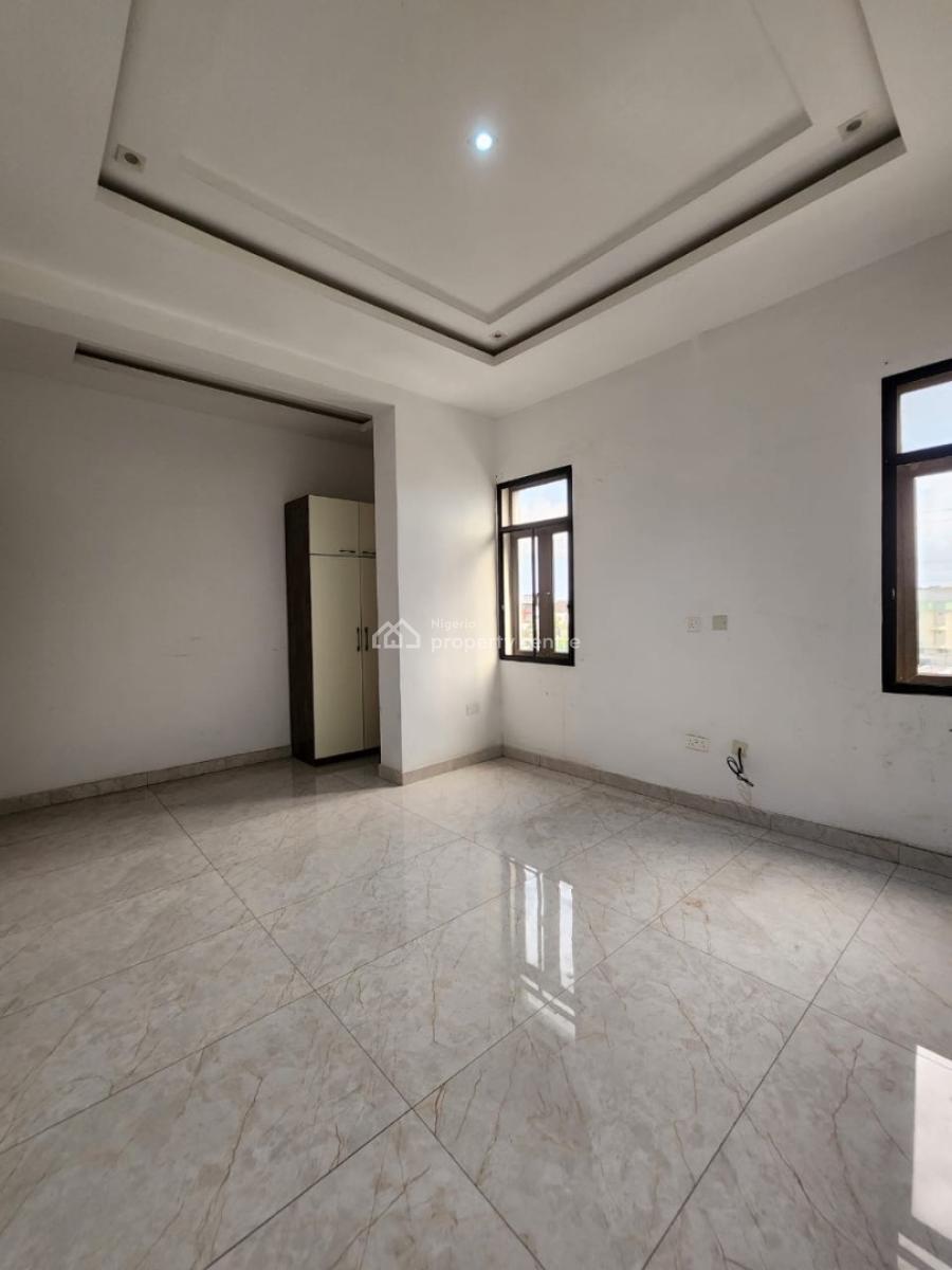 Fully Serviced and Spacious 3bedroom with Bq at Lekki Phase 1, Off Admiralty Way Lekki Phase 1 Lagos State, Lekki Phase 1, Lekki, Lagos, Flat / Apartment for Rent