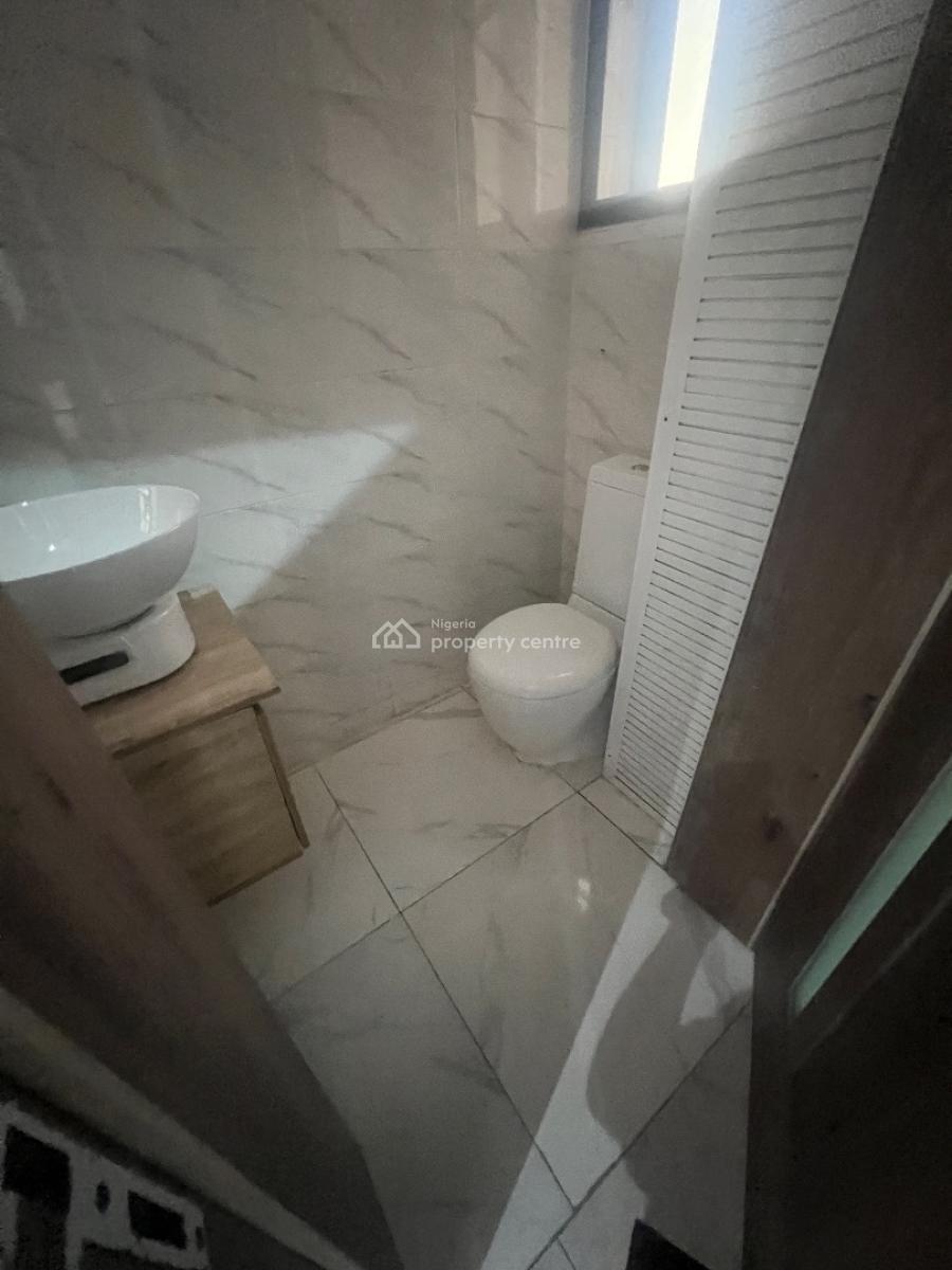 Fully Serviced and Spacious 3bedroom with Bq at Lekki Phase 1, Off Admiralty Way Lekki Phase 1 Lagos State, Lekki Phase 1, Lekki, Lagos, Flat / Apartment for Rent