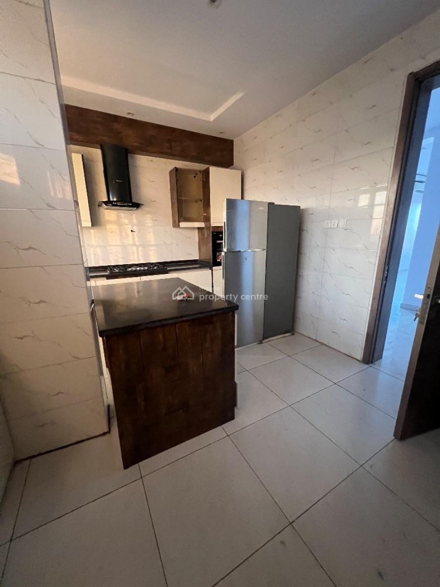Fully Serviced and Spacious 3bedroom with Bq at Lekki Phase 1, Off Admiralty Way Lekki Phase 1 Lagos State, Lekki Phase 1, Lekki, Lagos, Flat / Apartment for Rent