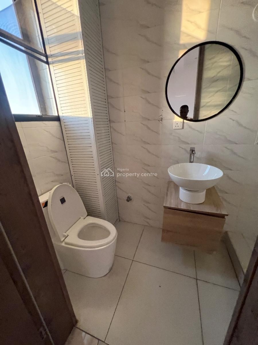 Fully Serviced and Spacious 3bedroom with Bq at Lekki Phase 1, Off Admiralty Way Lekki Phase 1 Lagos State, Lekki Phase 1, Lekki, Lagos, Flat / Apartment for Rent