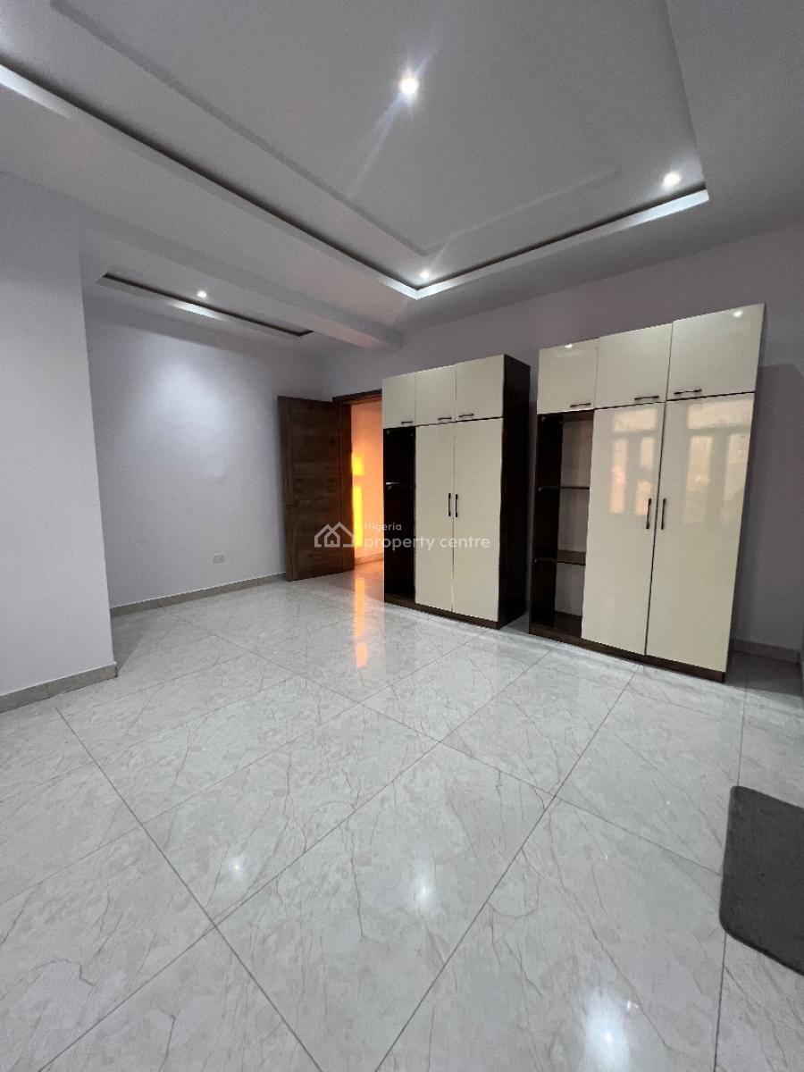 Fully Serviced and Spacious 3bedroom with Bq at Lekki Phase 1, Off Admiralty Way Lekki Phase 1 Lagos State, Lekki Phase 1, Lekki, Lagos, Flat / Apartment for Rent
