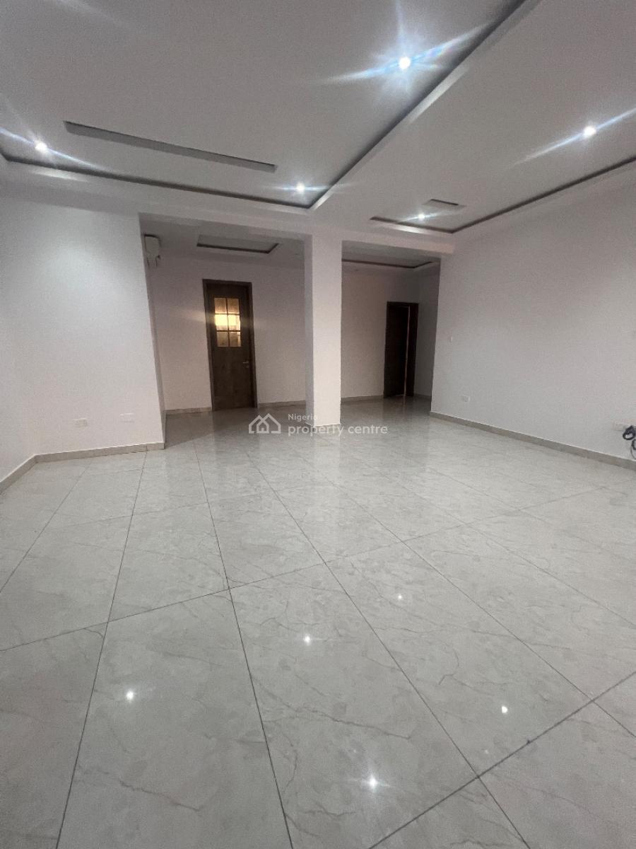 Fully Serviced and Spacious 3bedroom with Bq at Lekki Phase 1, Off Admiralty Way Lekki Phase 1 Lagos State, Lekki Phase 1, Lekki, Lagos, Flat / Apartment for Rent